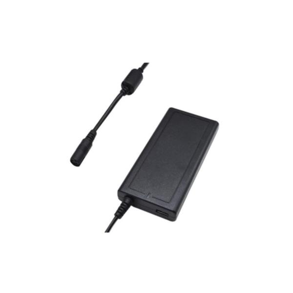 ADAPTADOR UNIVERSAL PARA LAPTOP NOVA PA091EDN001C CON 12 CONECTORES INTERCAMBIABLES 90W 50/60HZ 1.8A AUTO SENSING NEGRO